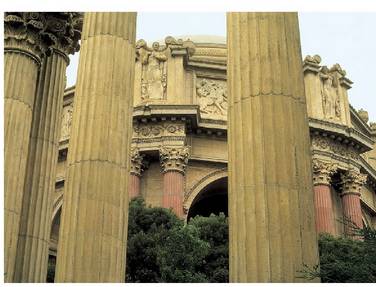 Europako hiri asko eraikin monumentalez osaturiko gune historikoen inguruan egituratu dira.<br><br>